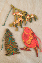 Load image into Gallery viewer, ROBIN WOODEN ORNAMENT