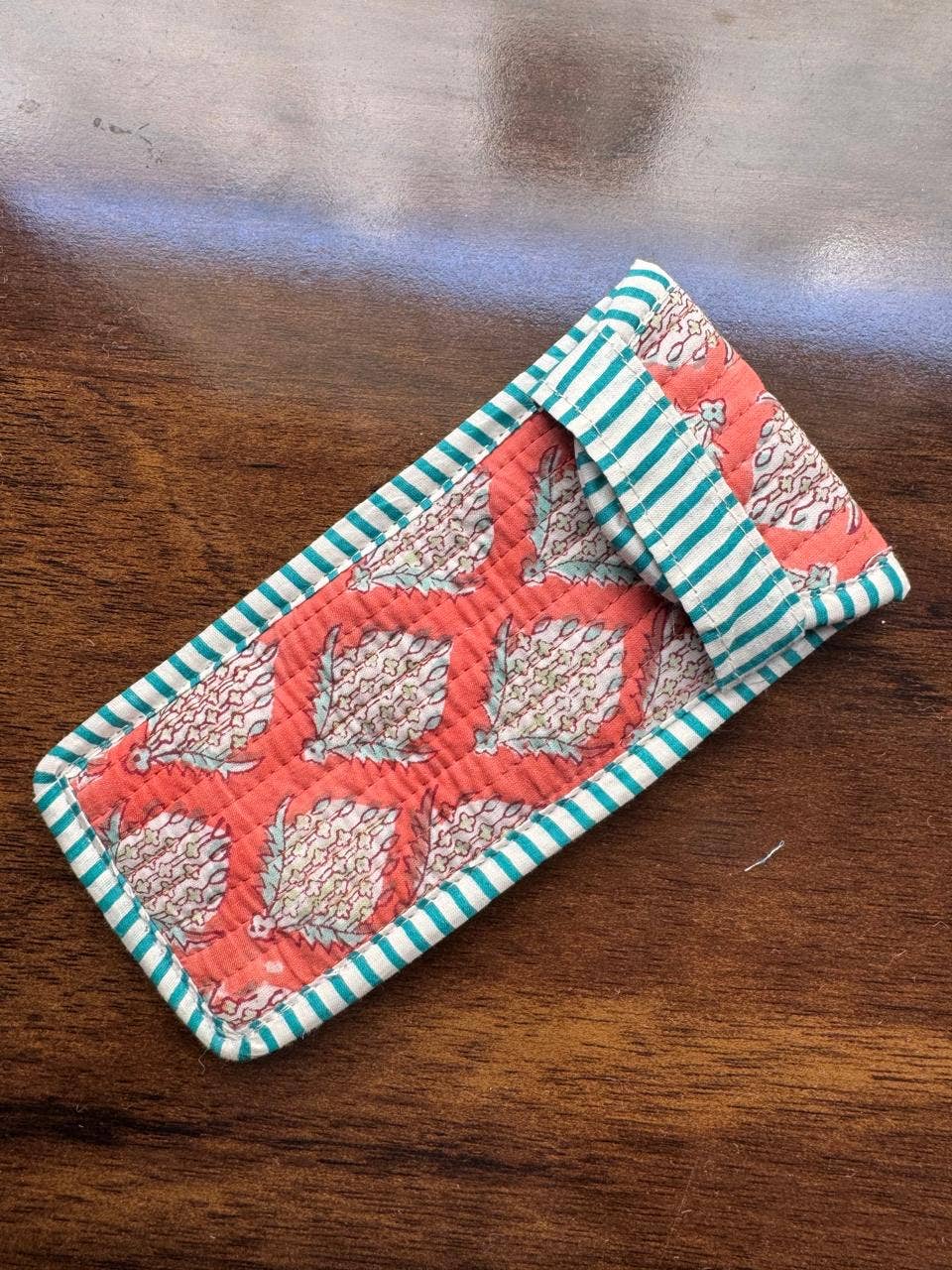 QUILTED COTTON GLASSES CASE - SALMON FLORAL