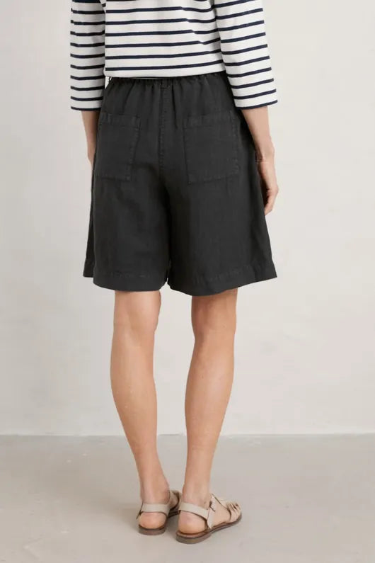 CLOVER BLOOMS SHORTS - Onyx