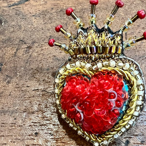 BROOCH - QUEEN OF HEARTS♥️